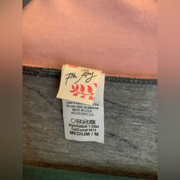 💥SALE💥 NWT 7th Ray Pink and Camo Pullover M - Picture 3 of 3